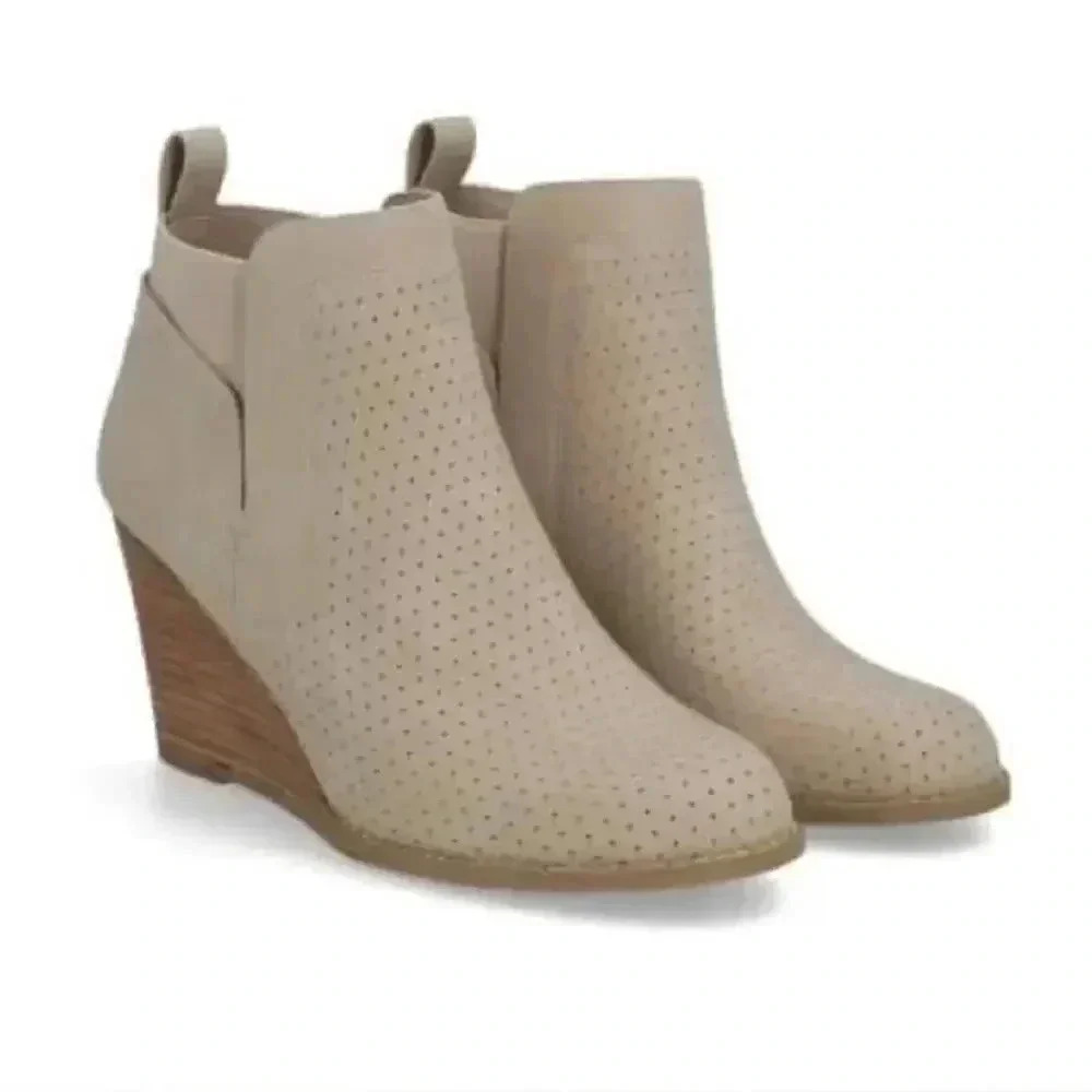 DV by Dolce Vita Vegan Leather Gerdy Ankle Wedge Bootie Size 7 NWOB